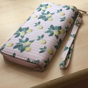 Pastel wallet with lemon designs